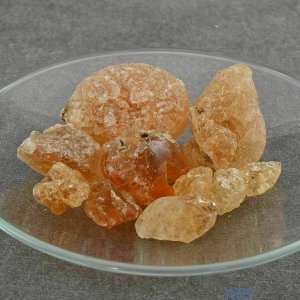 Материал для реставрации Deffner & Johann Гуммиарабик, светлые кусочки, пакет 1 кг Материал для реставрации Deffner & Johann Гуммиарабик, светлые кусочки, пакет 1 кг